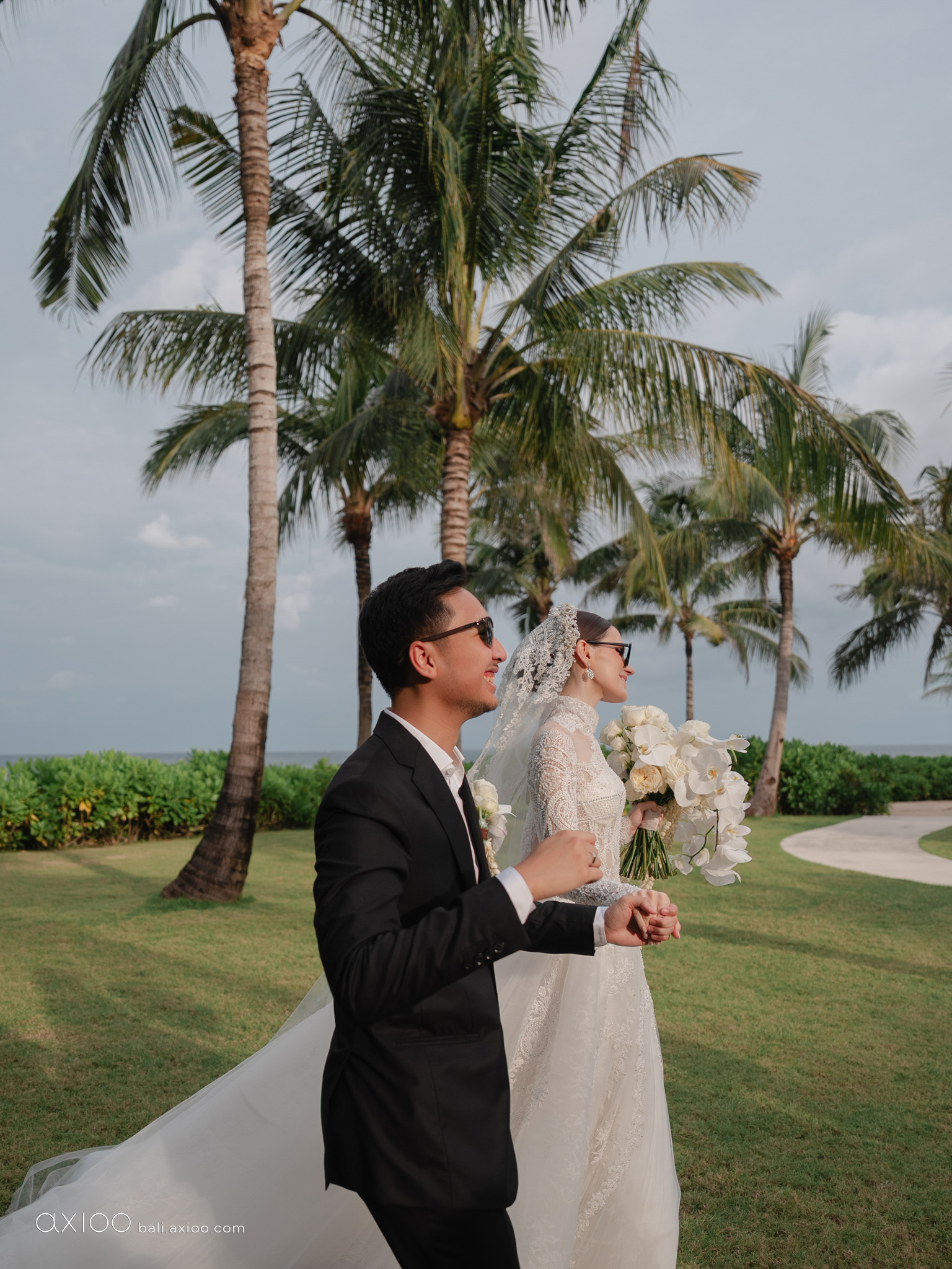 Axioo: Beyond The Spotlight